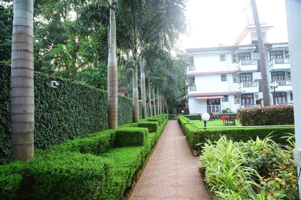 Valentines Retreat Hotel Candolim Exterior photo